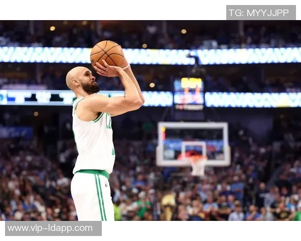 德里克怀特全场助攻最多助力球队胜利贡献7分5板3断1帽